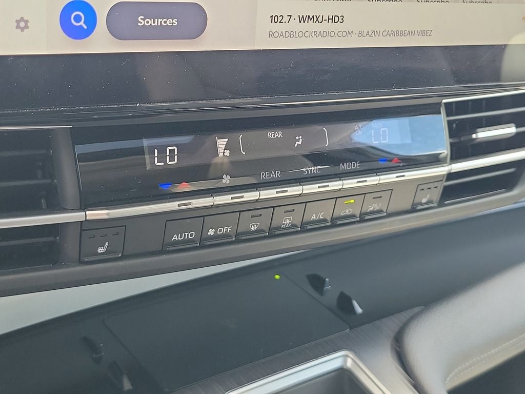 2025 Toyota Sienna XLE 8 Passenger