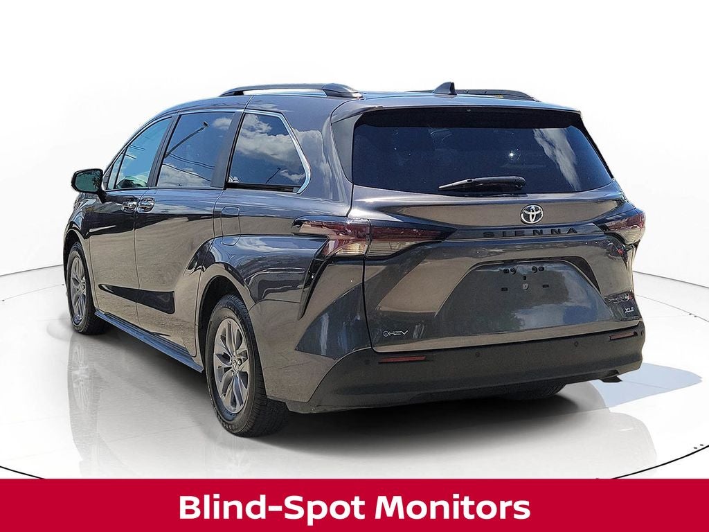 2025 Toyota Sienna XLE 8 Passenger