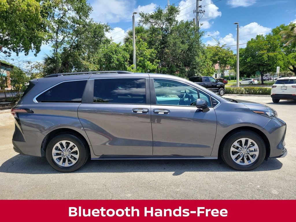 2025 Toyota Sienna XLE 8 Passenger
