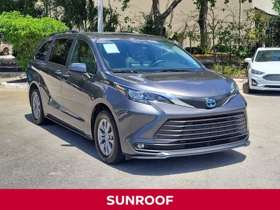 2025 Toyota Sienna XLE 8 Passenger