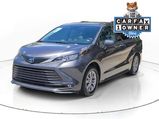 2025 Toyota Sienna XLE 8 Passenger