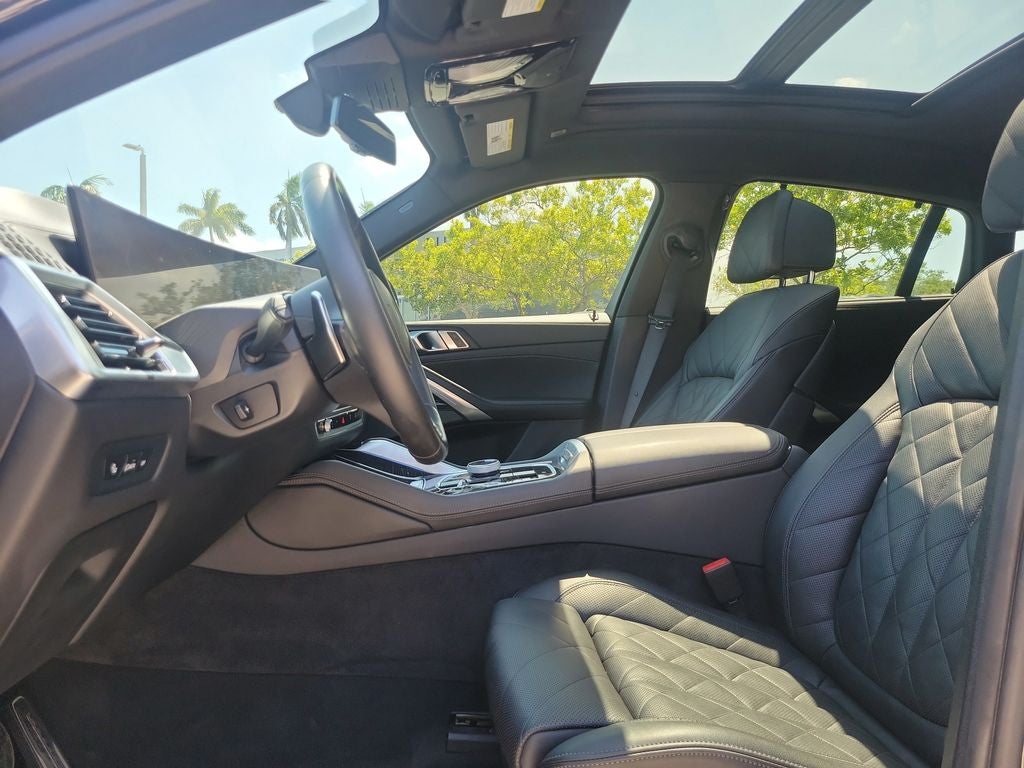 2024 BMW X6 M60i M Sport Professional