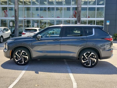 2024 Mitsubishi Outlander SE