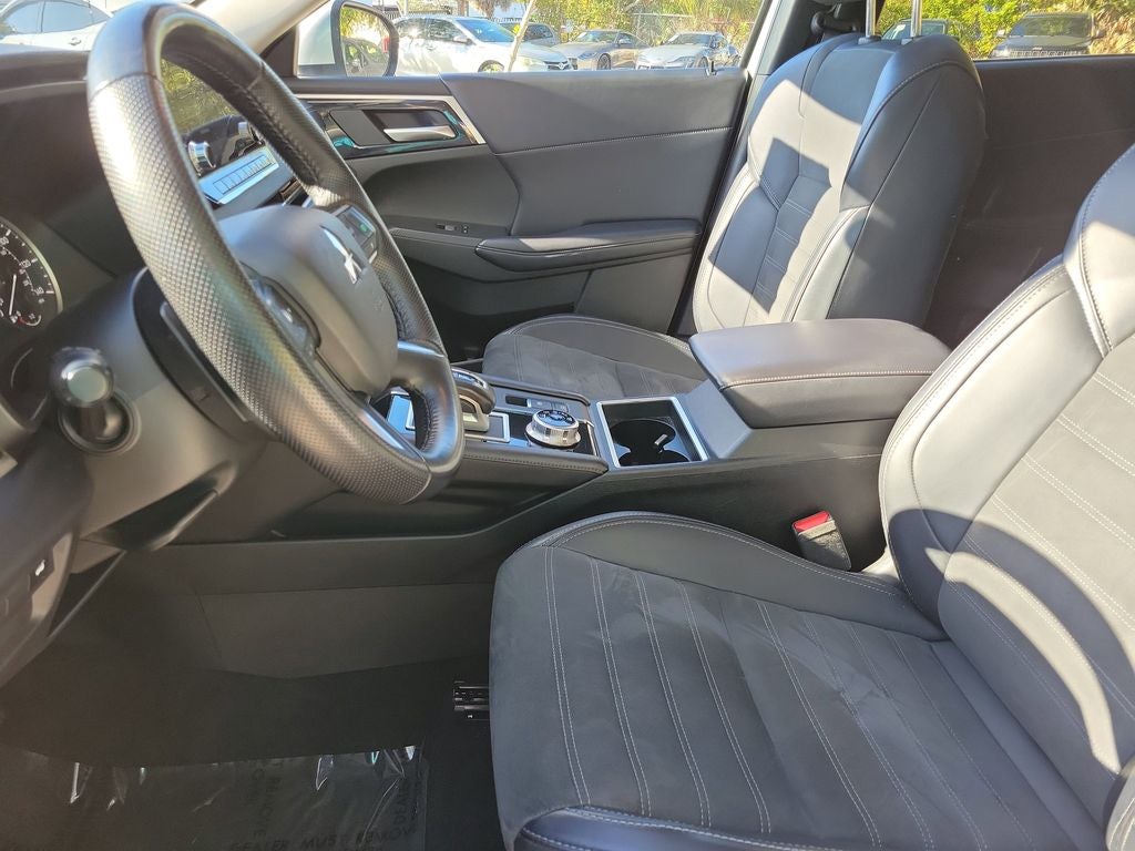 2024 Mitsubishi Outlander SE