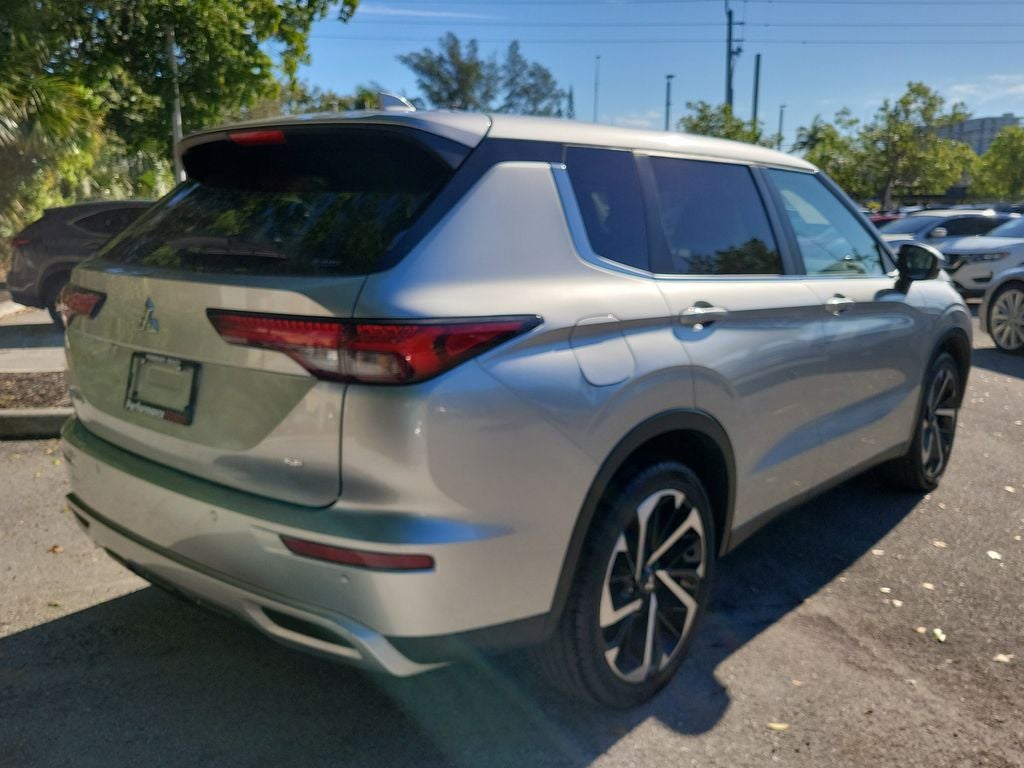 2024 Mitsubishi Outlander SE