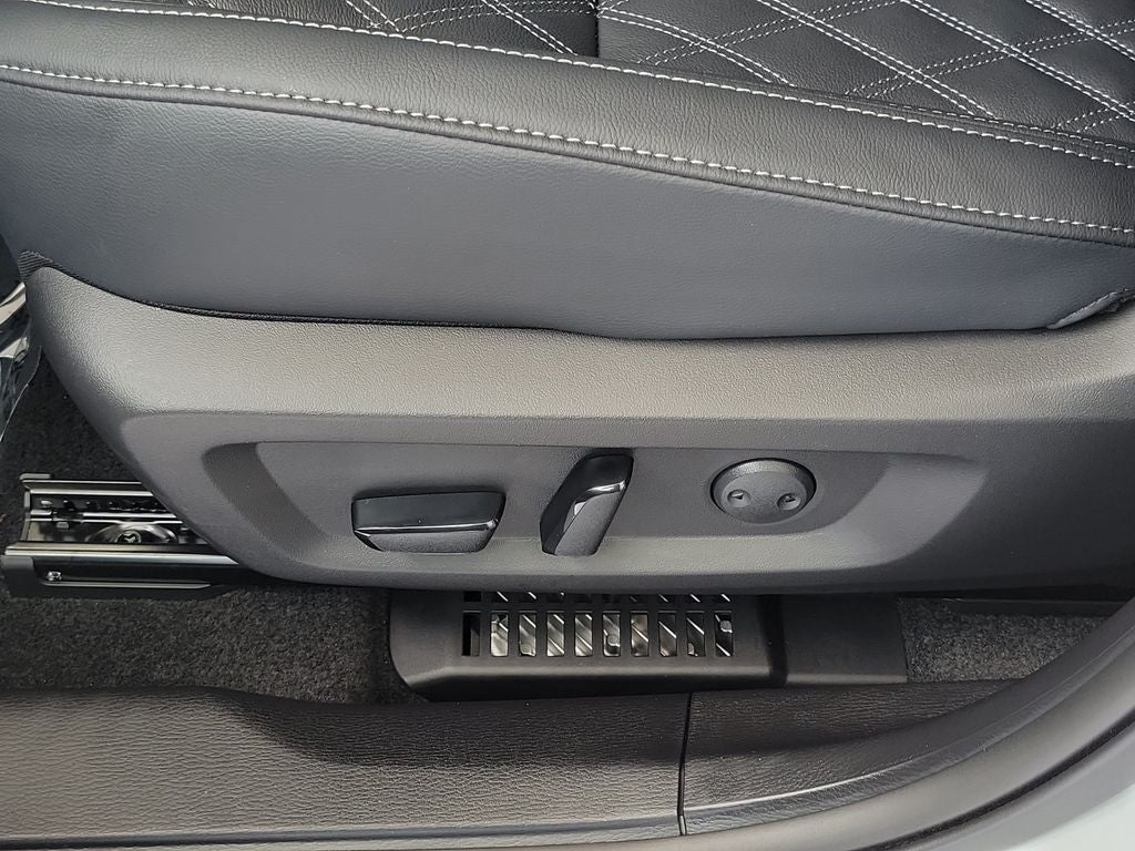 2026 Nissan Rogue Plug-In Hybrid Platinum