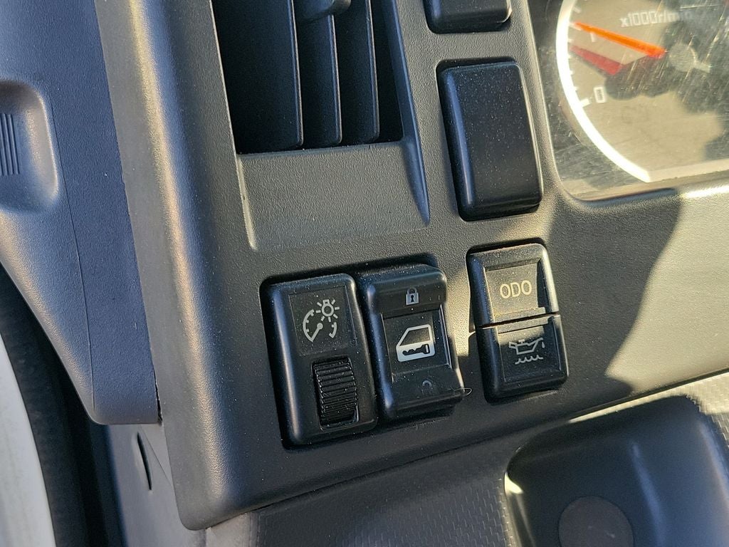 2016 Isuzu NPR DIESEL 16FT BOX TRUCK