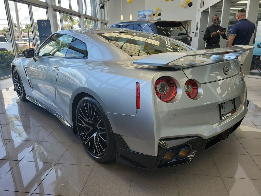 2024 Nissan GT-R Premium