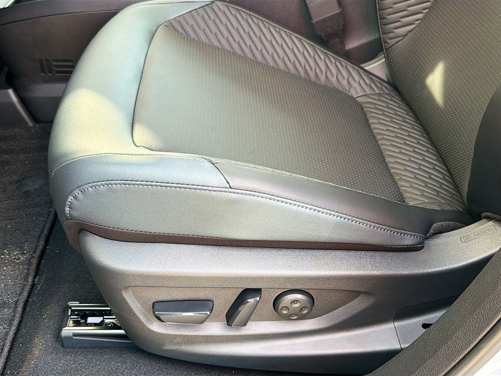 2026 Nissan Leaf PLATINUM+