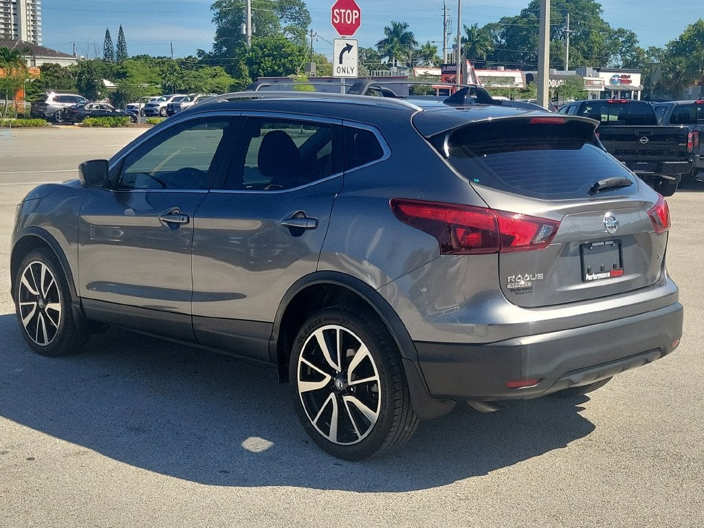 2017 Nissan Rogue Sport SL w/Premium/Platinum Pkg