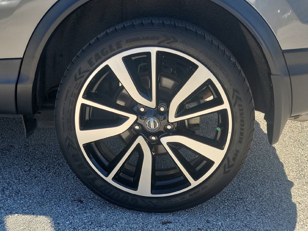 2017 Nissan Rogue Sport SL w/Premium/Platinum Pkg