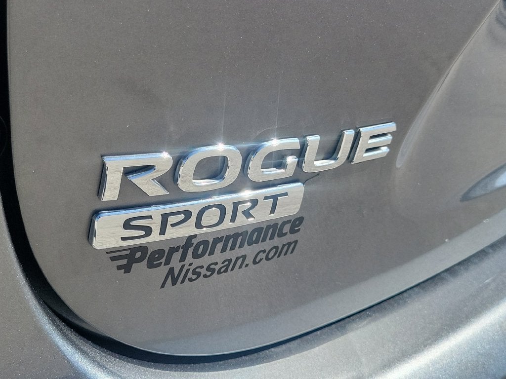 2017 Nissan Rogue Sport SL w/Premium/Platinum Pkg