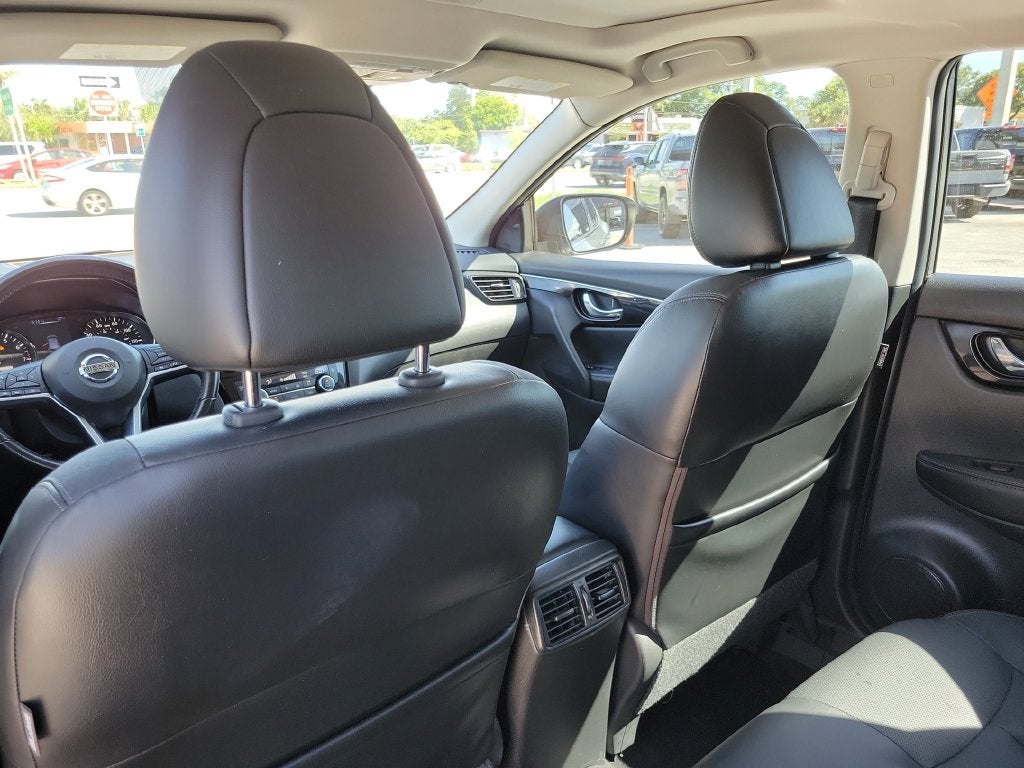 2017 Nissan Rogue Sport SL w/Premium/Platinum Pkg