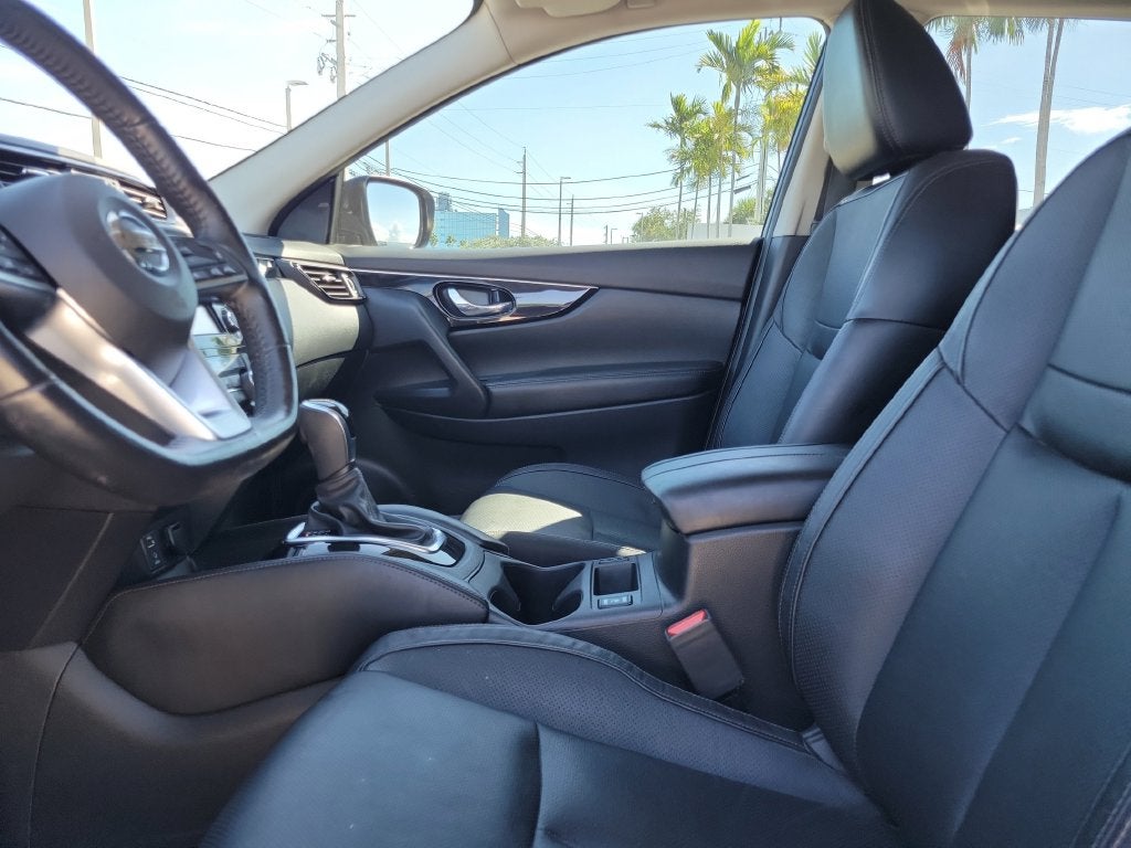 2017 Nissan Rogue Sport SL w/Premium/Platinum Pkg
