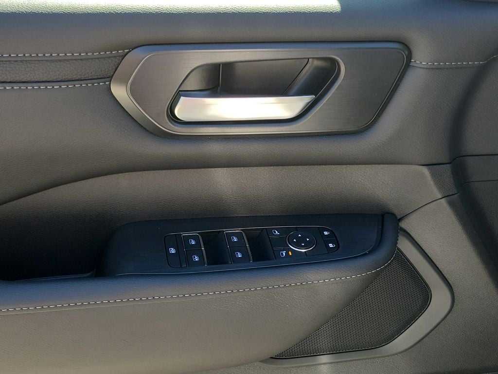 2026 Nissan Armada SV