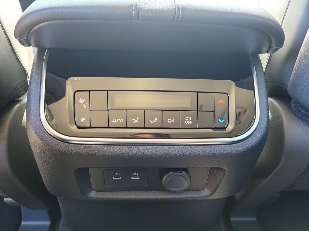 2026 Nissan Armada SV