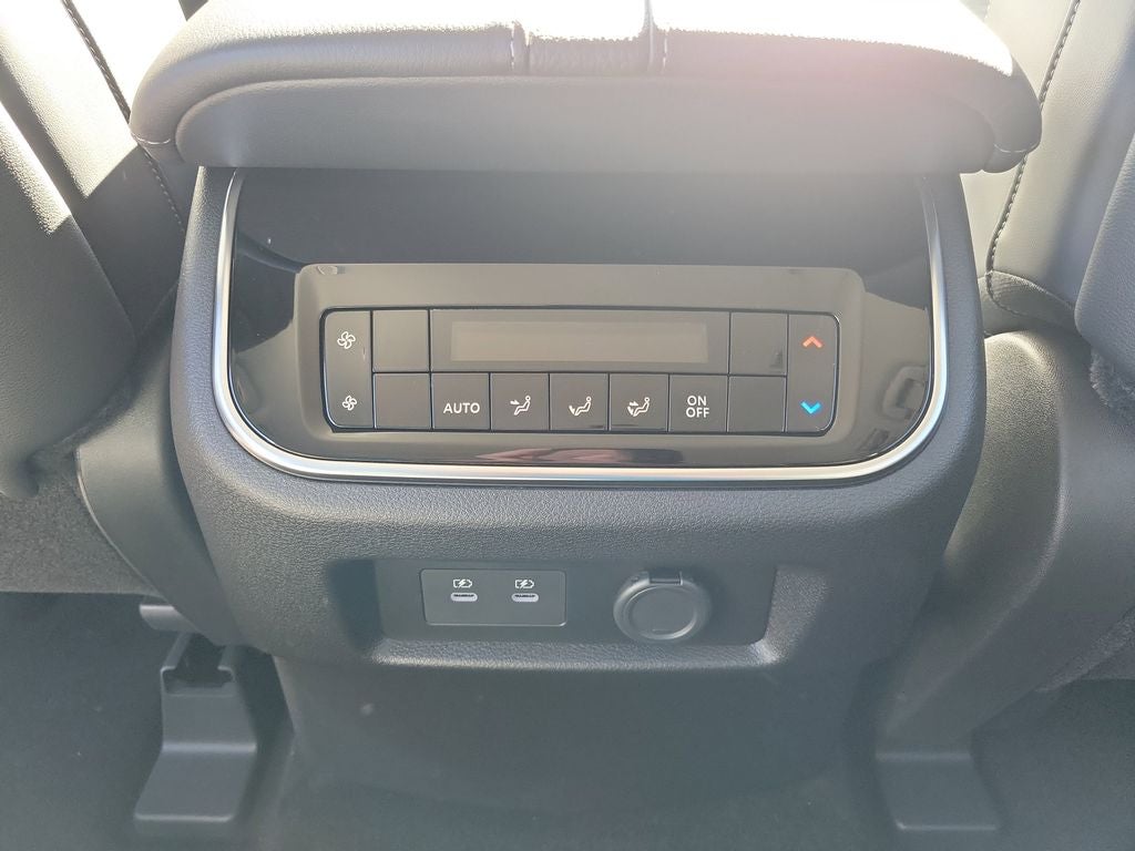 2026 Nissan Armada SV