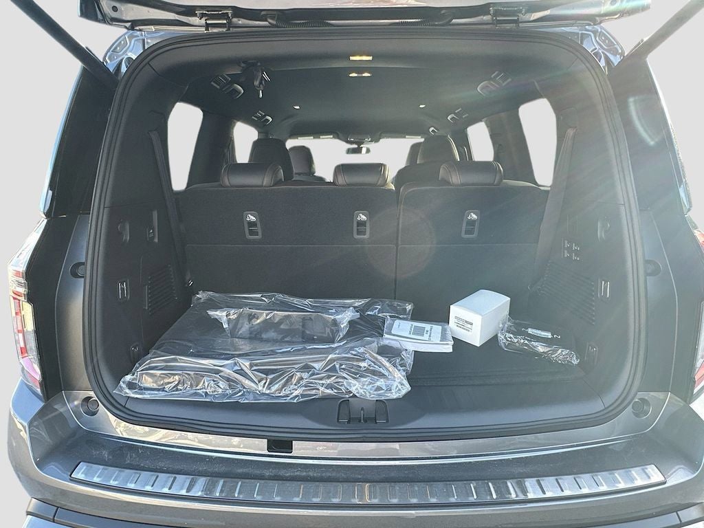 2026 Nissan Armada SL Captains Chairs