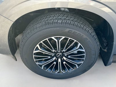 2026 Nissan Armada SL Captains Chairs