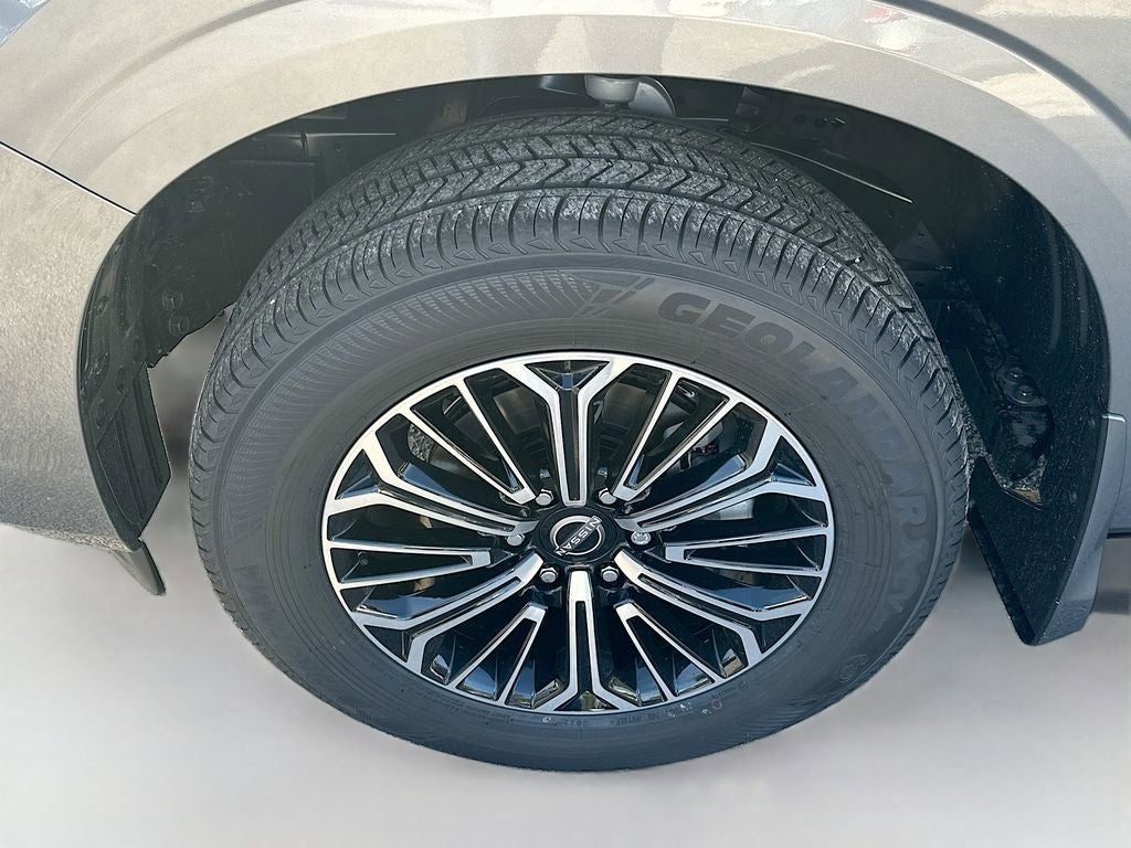 2026 Nissan Armada SL Captains Chairs