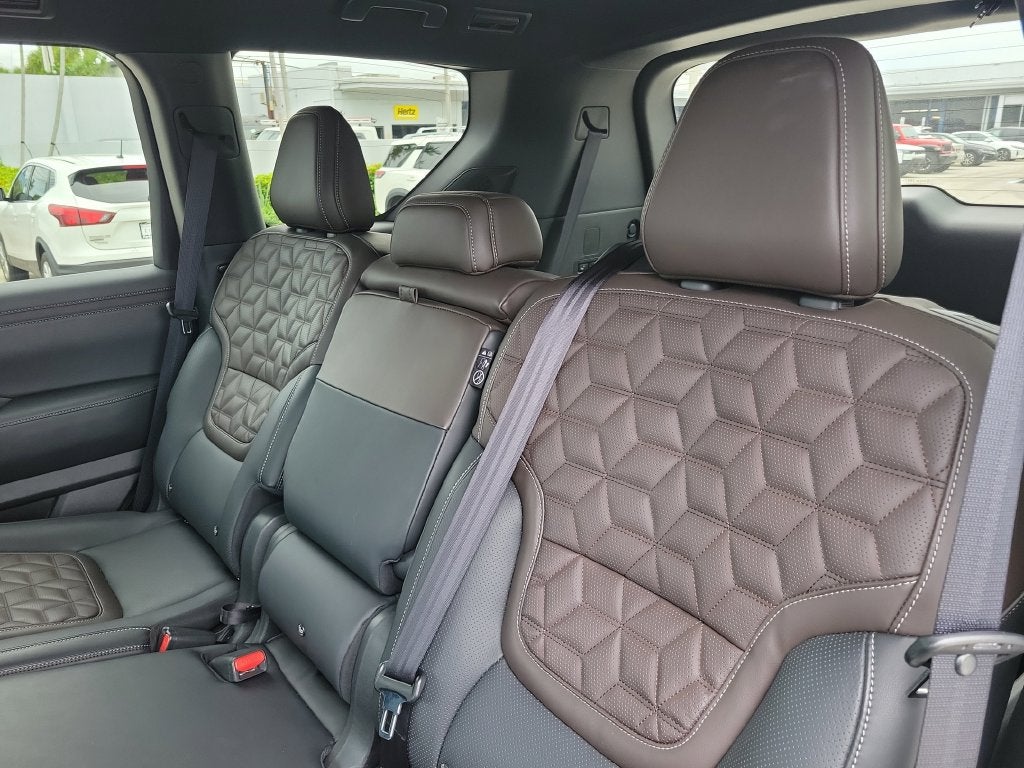 2025 Nissan Armada Platinum