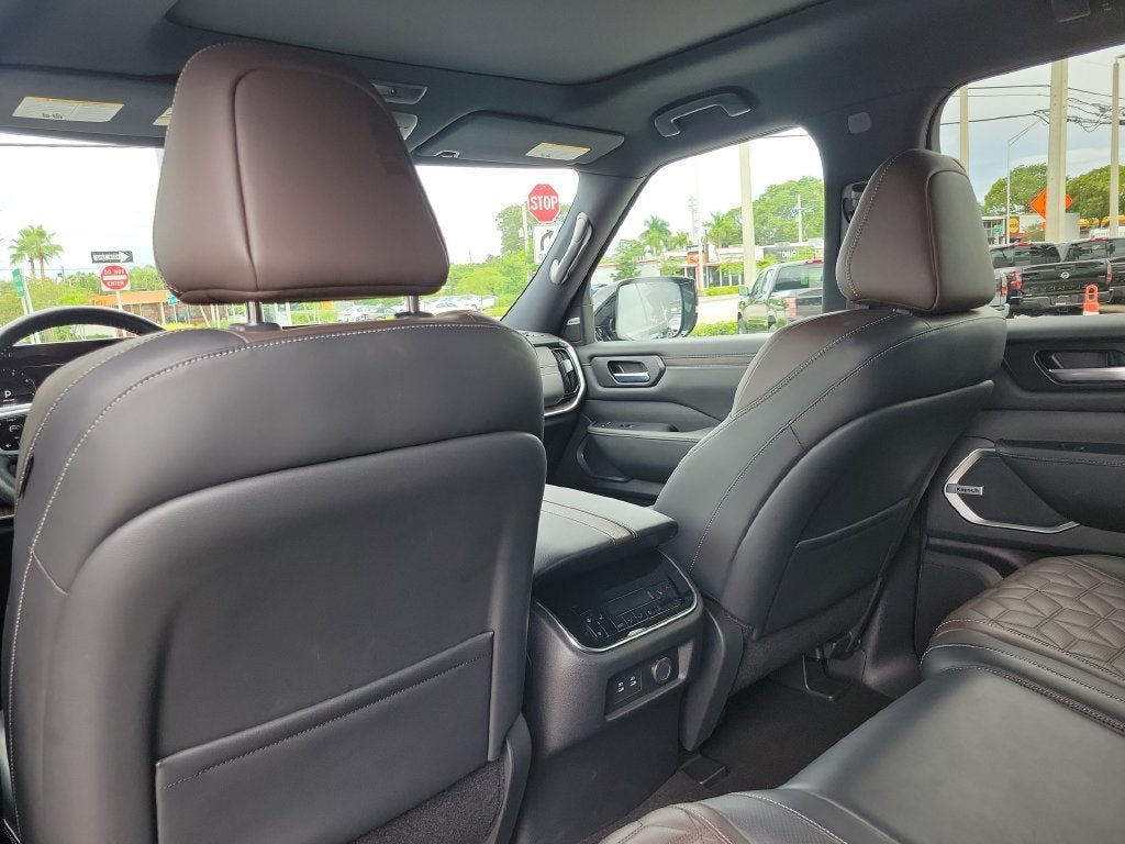 2025 Nissan Armada Platinum