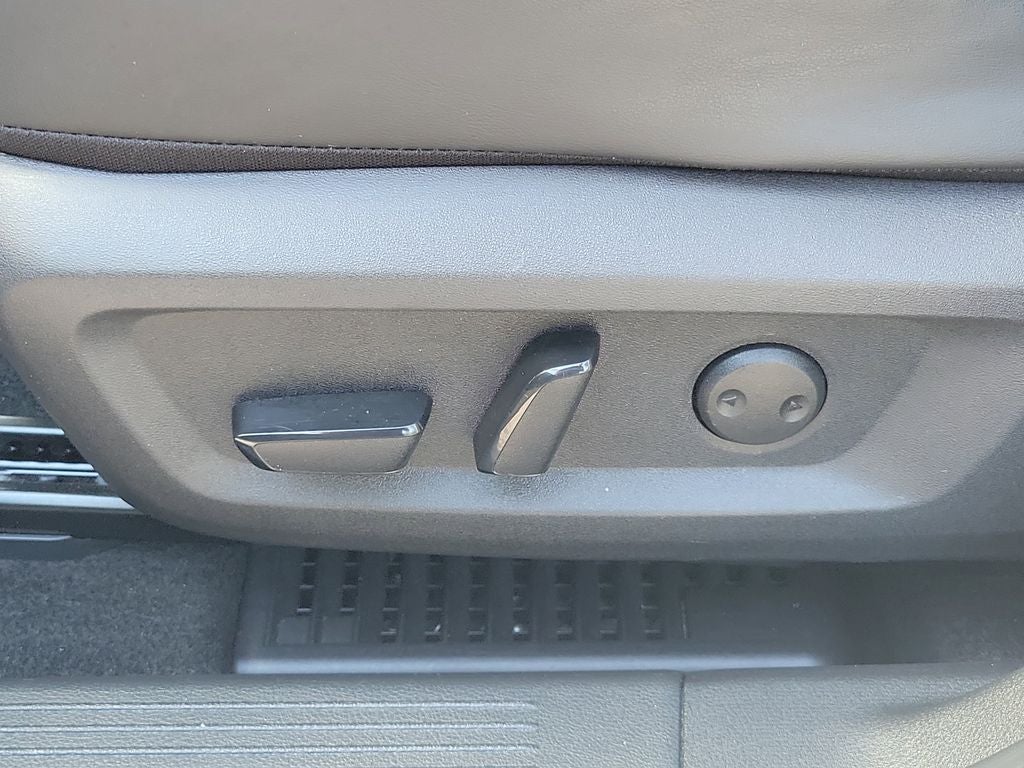 2024 Nissan Rogue SV w/Premium Package