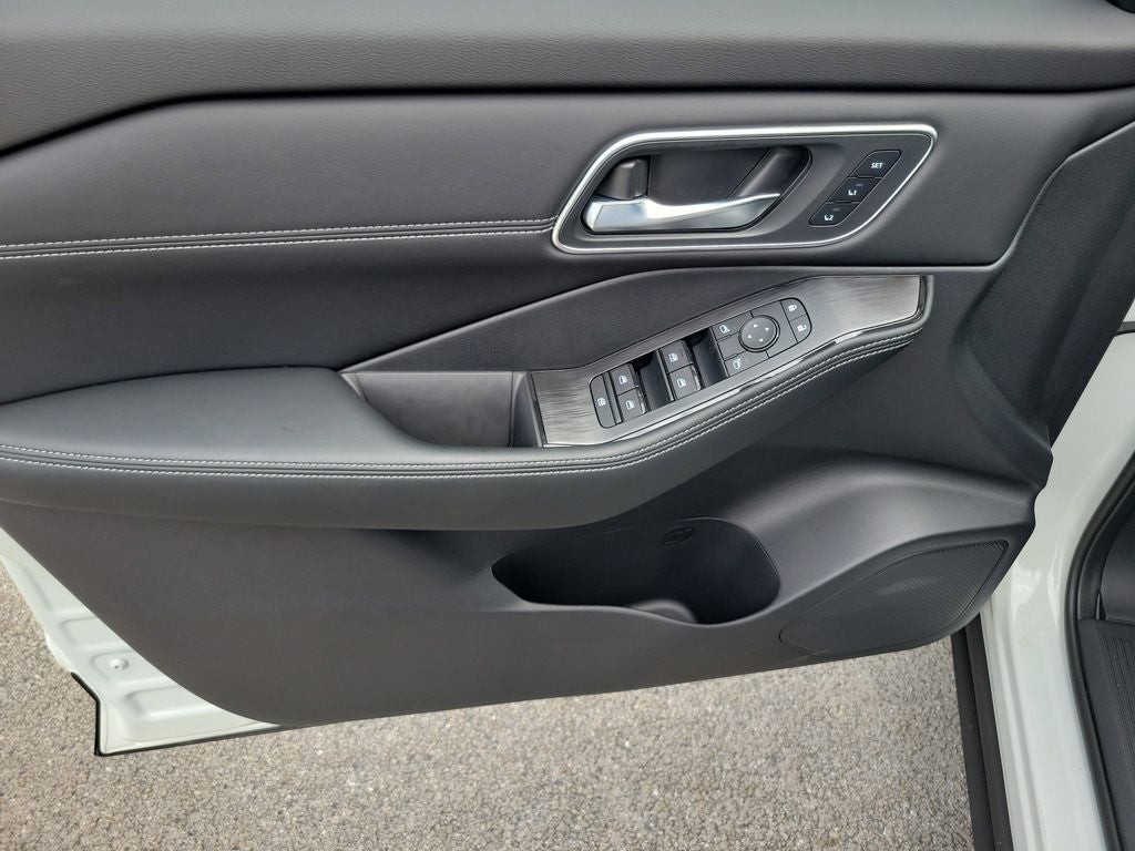 2026 Nissan Rogue Platinum Premium
