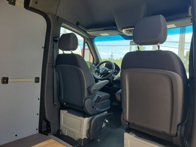2024 Mercedes-Benz Sprinter 2500 Cargo 144 WB