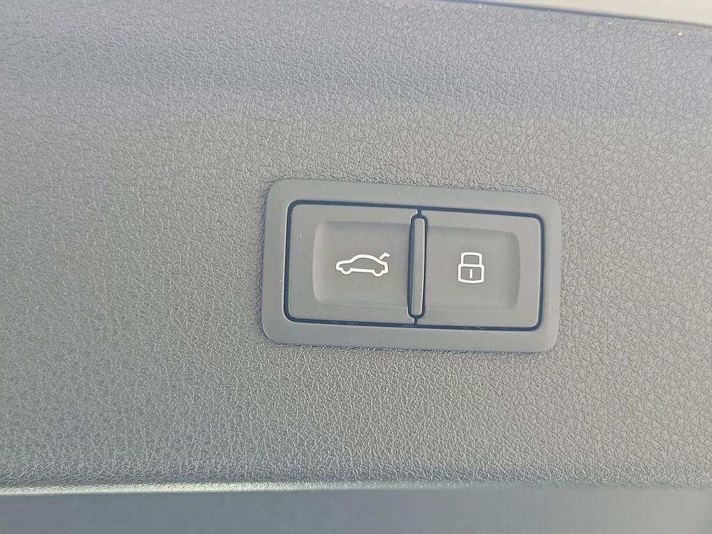 2018 Audi Q3 2.0T Premium Pano Roof