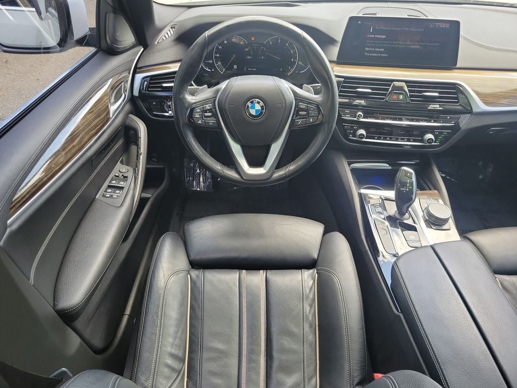 2018 BMW 5 Series 540i w/PREMIUM PACKAGE