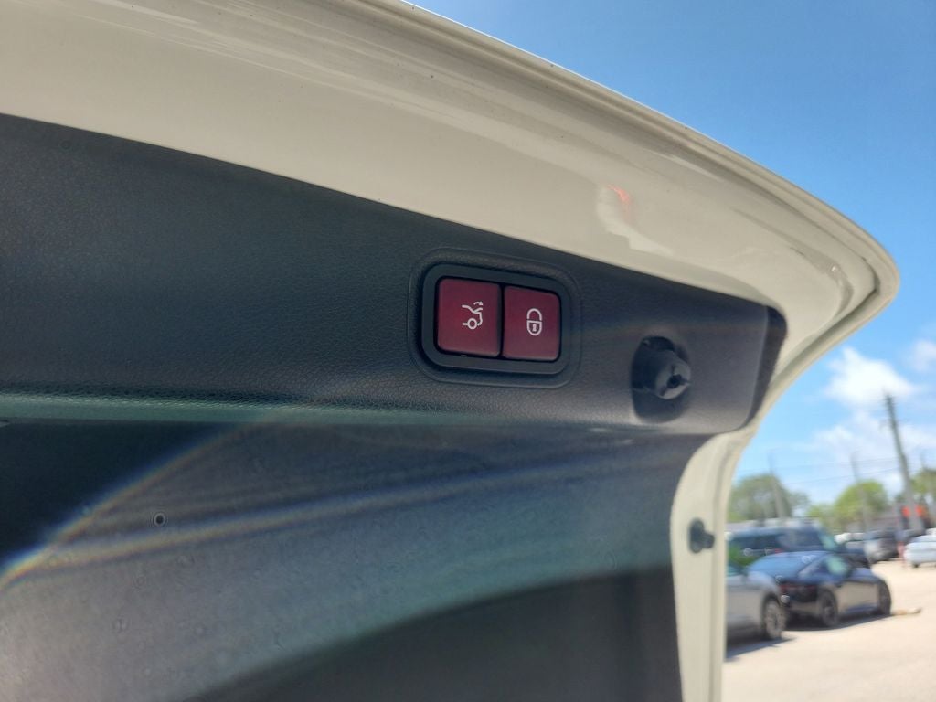 2019 Mercedes-Benz E-Class E 300 4MATIC® PREMIUM PACKAGE