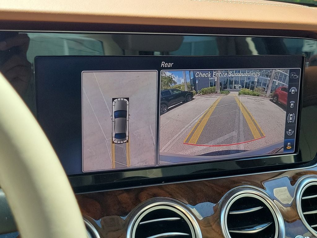 2019 Mercedes-Benz E-Class E 300 4MATIC® PREMIUM PACKAGE