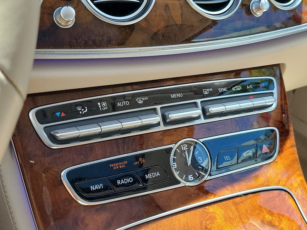2019 Mercedes-Benz E-Class E 300 4MATIC® PREMIUM PACKAGE