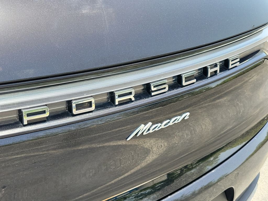 2021 Porsche Macan Base