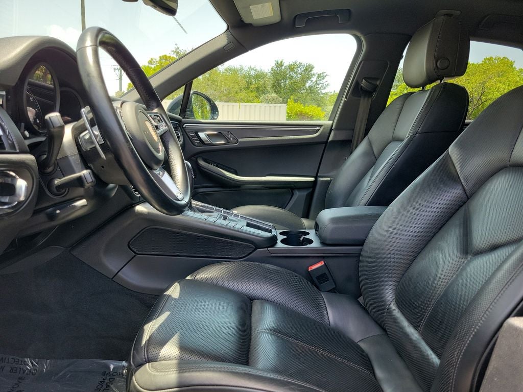 2021 Porsche Macan Base