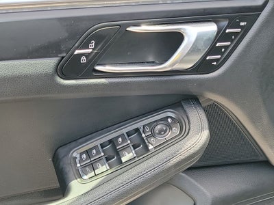 2021 Porsche Macan Base