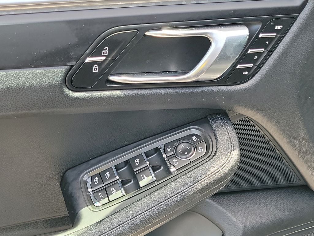 2021 Porsche Macan Base