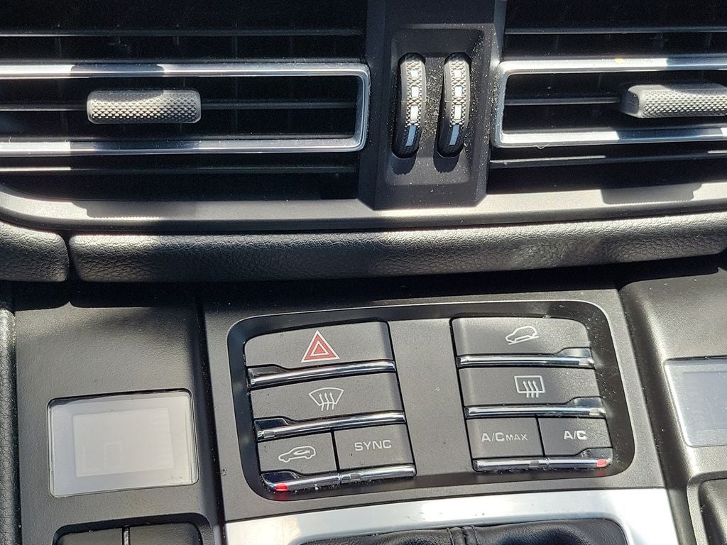 2021 Porsche Macan Base
