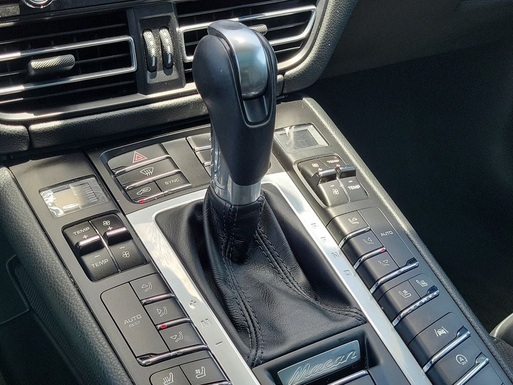 2021 Porsche Macan Base