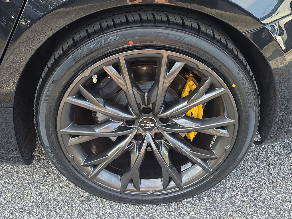2022 Maserati Ghibli Modena Q4