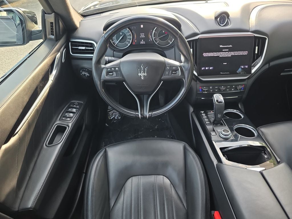 2022 Maserati Ghibli Modena Q4
