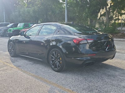 2022 Maserati Ghibli Modena Q4