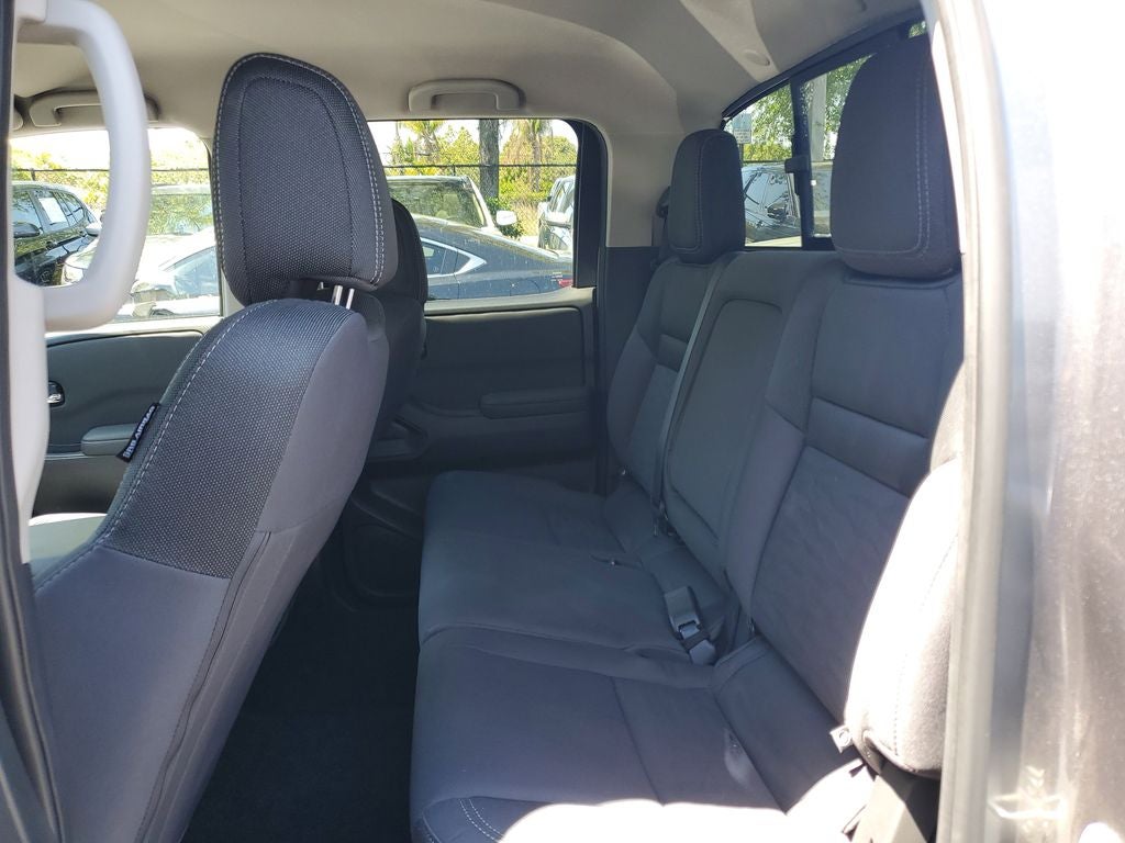 2024 Nissan Frontier SV