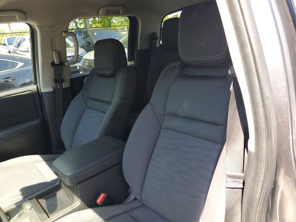 2024 Nissan Frontier SV