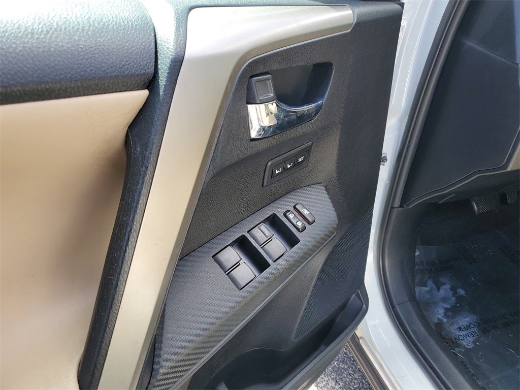 2015 Toyota RAV4 Limited SUNROOF