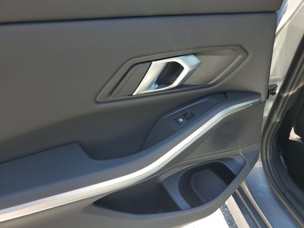 2025 BMW 3 Series 330i xDrive