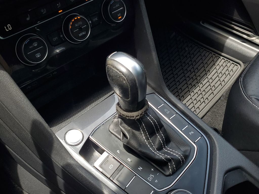 2021 Volkswagen Tiguan 2.0T SE R-Line Black