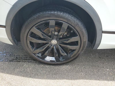 2021 Volkswagen Tiguan 2.0T SE R-Line Black