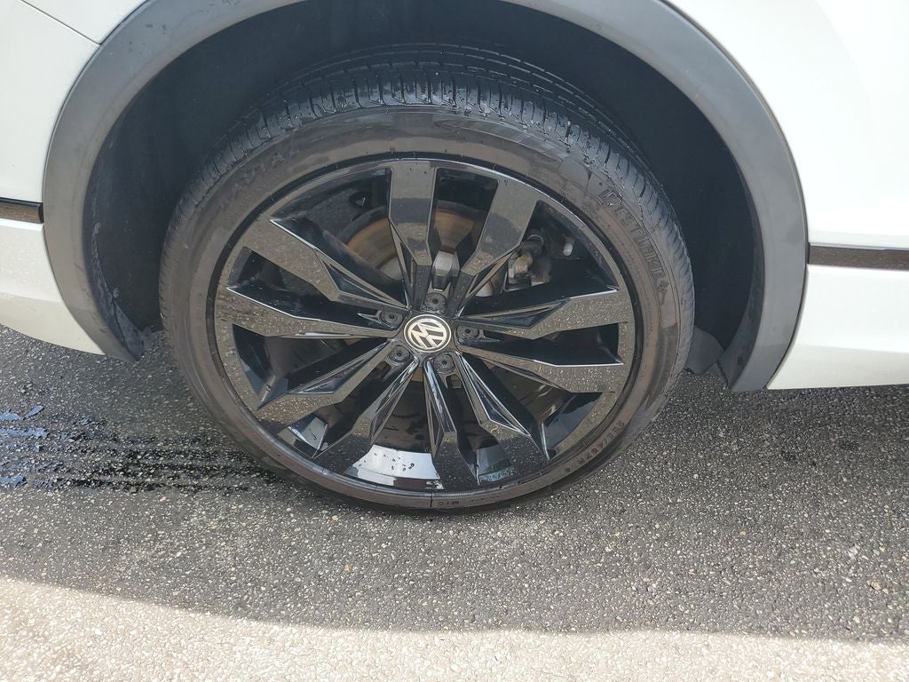 2021 Volkswagen Tiguan 2.0T SE R-Line Black